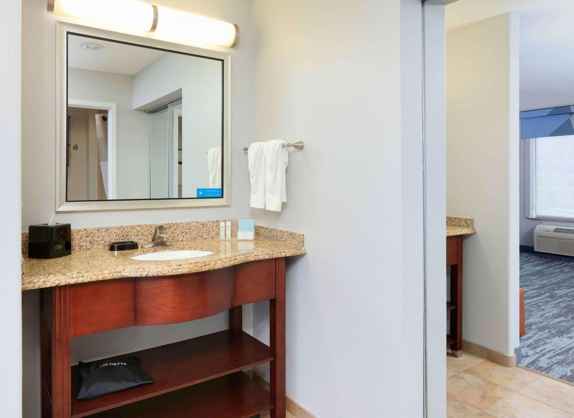 Hampton Inn & Suites Dallas-Arlington-South Экстерьер фото