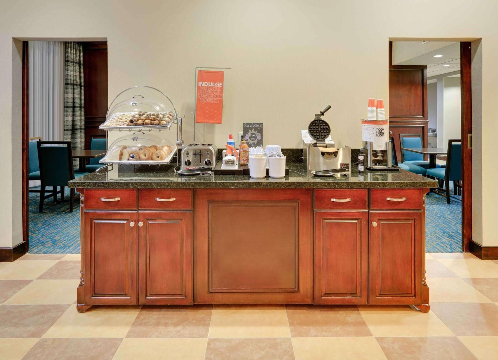 Hampton Inn & Suites Dallas-Arlington-South Экстерьер фото