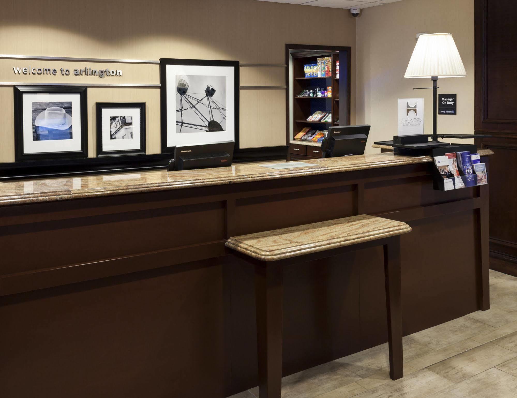 Hampton Inn & Suites Dallas-Arlington-South Экстерьер фото